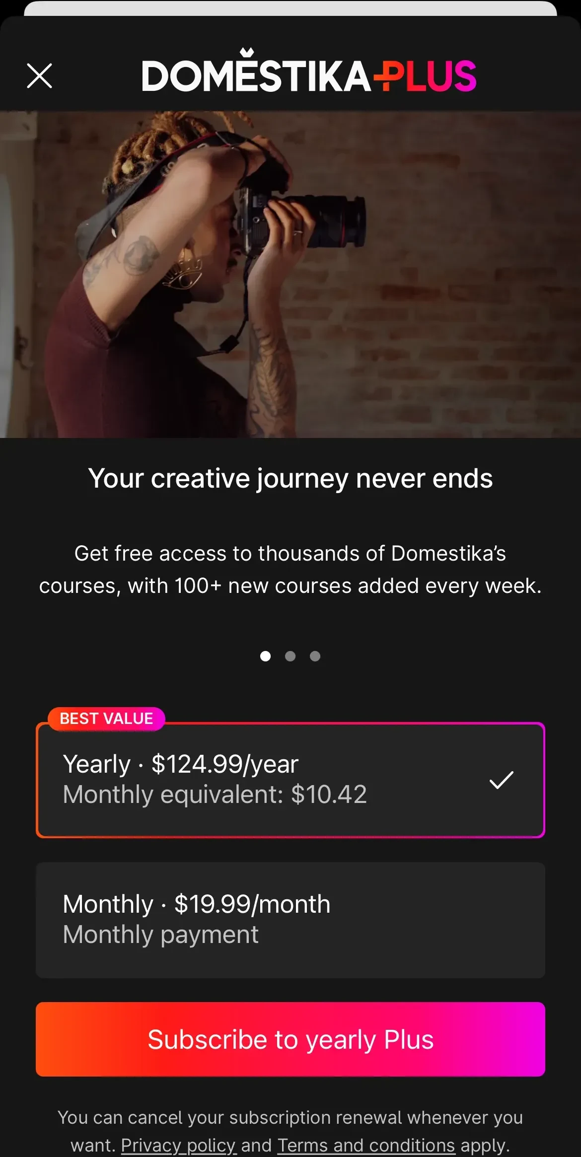 Domestika paywall screen